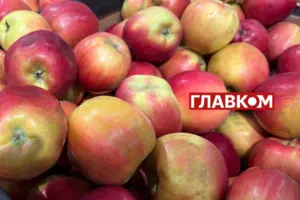 Аналітики зазначають, що тенденція до здешевлення може охопити не лише українські, а й імпортні яблука