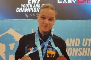 Віталіна Телішевська вдало виступила у ваговій категорії до 63 кг