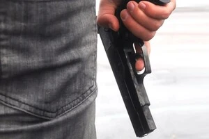 У Чернівцях підліток посеред вулиці вистрелив собі в голову