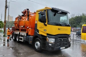 Київ накрили залпові зливи: «Київавтодор» пояснив, чому місто «пливе»