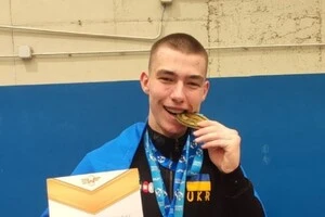 У ривку юний українець переміг, встановивши новий рекорд Європи у цій вправі – 139 кг