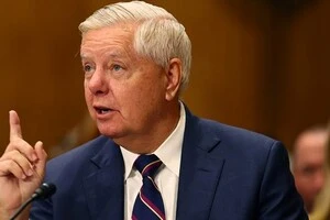 Грем: значна двопартійна більшість готова допомогти президенту Трампу в цих починаннях