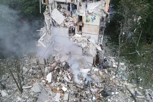 Окупанти зруйнували під’їзд у багатоповерхівці