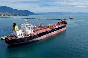 Bloomberg: Танкери з російською нафтою застрягли біля узбережжя Індії