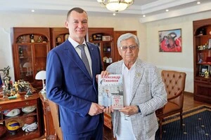 Нещодавно Тихонов (праворуч) відзначився людиноненависницькою заявою щодо України