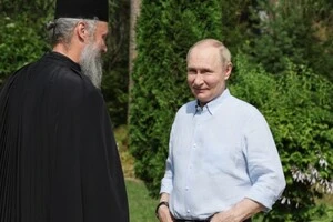 Лишилось тільки молитись? Путін почув ультиматум Трампа і поїхав у монастир