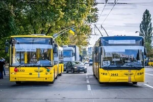 На вихідних громадський транспорт Києва курсуватиме зі змінами руху: перелік маршрутів