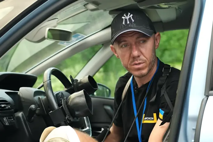 На Львівщині ветеран без рук і ніг вправно водить автомобіль