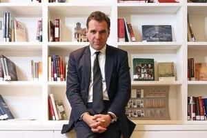 Особливу увагу у статті Ферґюсон приділяє трагедії українських дітей, яких Росія примусово депортувала