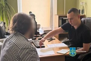 Чоловік вимагав у дівчини $10 тис. за нерозголошення інтимних фото
