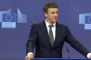 Євросоюз відкладає контрзаходи на випадок торговельної війни зі США