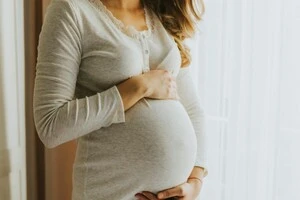 Допомога безробітним жінкам у зв’язку з вагітністю та пологами: інструкція для отримання