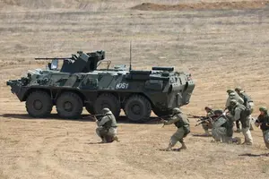 Російські військові в окупованому Криму