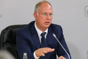 Дмітрієв родом з Києва