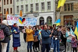 Одна з країн планує скоротити виплати українським біженцям