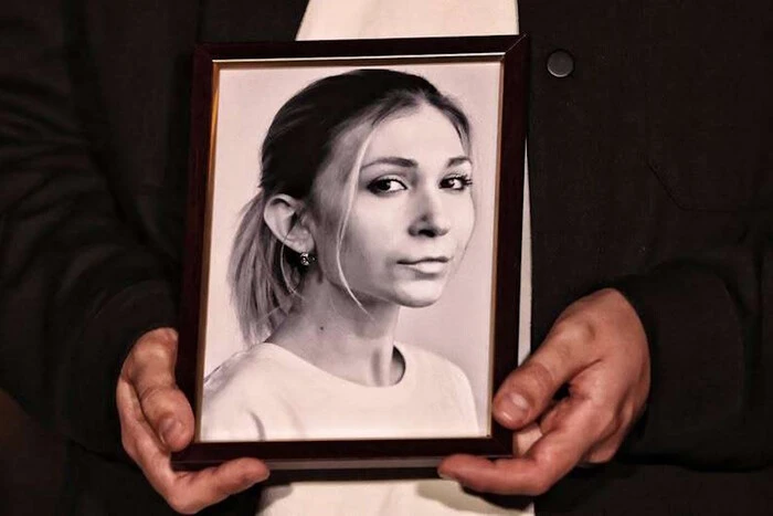 Начальник СІЗО, де катували українську журналістку, отримав підозру за статтею про воєнні злочини