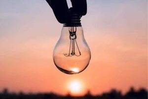 Негода залишила на Київщині тисячі родин без світла: ДТЕК усуває наслідки