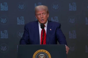 Дональд Трамп анонсував «історичний саміт миру»