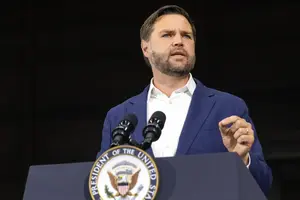 Венс взяв свою сім'ю на прогулянку на човні в Огайо з нагоди свого 41-го дня народження