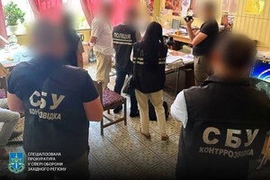 Посадовці оборонного підприємства за хабарі фальсифікували висновки про якість озброєння 