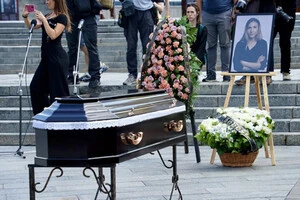 Прощання з журналісткою Рощиною, додаткові санкційні пакети проти Росії. Головне за 8 серпня