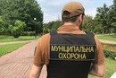 Муніципальна охорона в Києві врятувала від самосуду натовпу чоловіка, який побив жінок