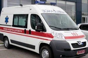 Під Херсоном РФ вбила дві особи, скинувши вибухівку на автобус  