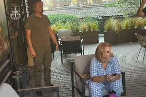 Замість штрафу: працівниця Одеської митниці вимагала понад 270 тис грн хабаря