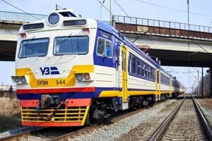«Укрзалізниця» оголосила про скасування приміських поїздів у Синельниковому