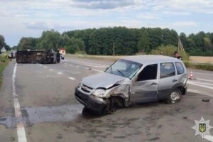 На Чернігівщині перекинувся мікроавтобус