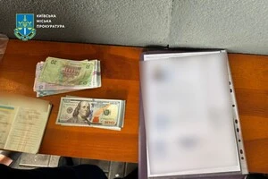 У Києві чоловік за $15-25 тис. допомагав ухилянтам знятися з військового обліку