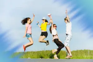 День молоді 2025: привітання у прозі, віршах та яскравих листівках