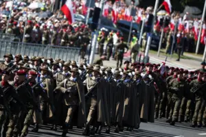 У параді візьмуть участь військовослужбовці країн-союзників: Сполучених Штатів, Великої Британії, Франції та Румунії