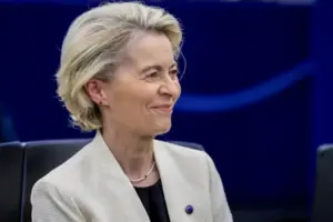 фон дер Ляєн: «ЄС вітає зусилля президента США щодо справедливого та тривалого миру в Україні»