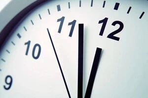 Кабмін пропонує штрафувати за порушення комендантської години