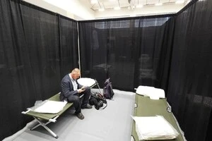 Росіські пропанандисти отримали спартанські умови на Алясці