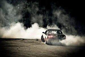 Дрифт на дорогах загального користування є порушенням Правил дорожнього руху 