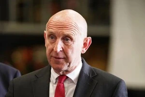 Джон Гілі пояснив, що британські солдати будуть готові до введення в Україну, щоб зміцнити режим припинення вогню та забезпечити безпеку в повітрі й на морі