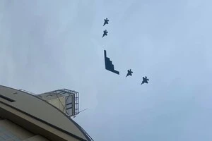 F-22 Raptor виробництва Lockheed Martin та B-2 Spirit від Northrop Grumman – одні з найдорожчих і найцінніших зразків озброєння США