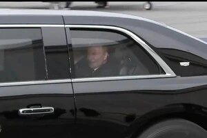 Путін не втратив нагоди поїздити лімузином Трампа