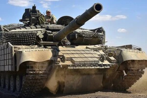 Адміністративний кордон Донецької області розташований далеко від головної оборонної лінії України, так званого пояса фортець