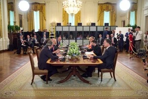 На зустрічі лідери висловили підтримку гарантіям, «подібним до статті 5» НАТО