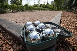 Петанк у Києві: де зіграти в улюблену французьку гру 