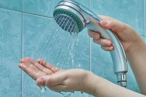 «Не затримуйтеся в душі»: Стокгольм звернувся із незвичним закликом до громадян 