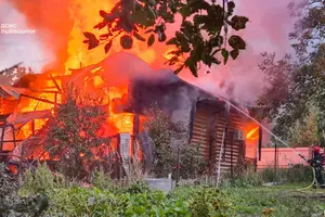 Львів: фото з місць ліквідації наслідків російських ударів