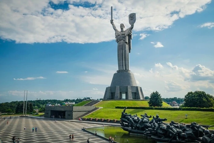 Музей війни презентує виставковий проєкт «Монумент»