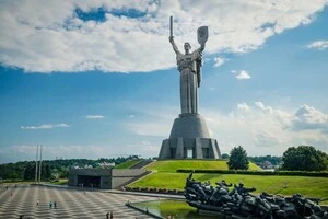 Експозиція є проміжним етапом у трирічному процесі переозначення монумента