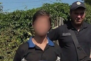 Поліцейські затримали 44-річного нападника та помістили його до ізолятора тимчасового тримання