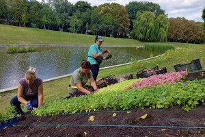 Парк «Відрадний» прикрасив рушник, «вишитий» понад 11 тис. рослин