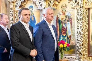 Митрополит Онуфрій нагородив орденом проросійського експрезидента Молдови (фото)